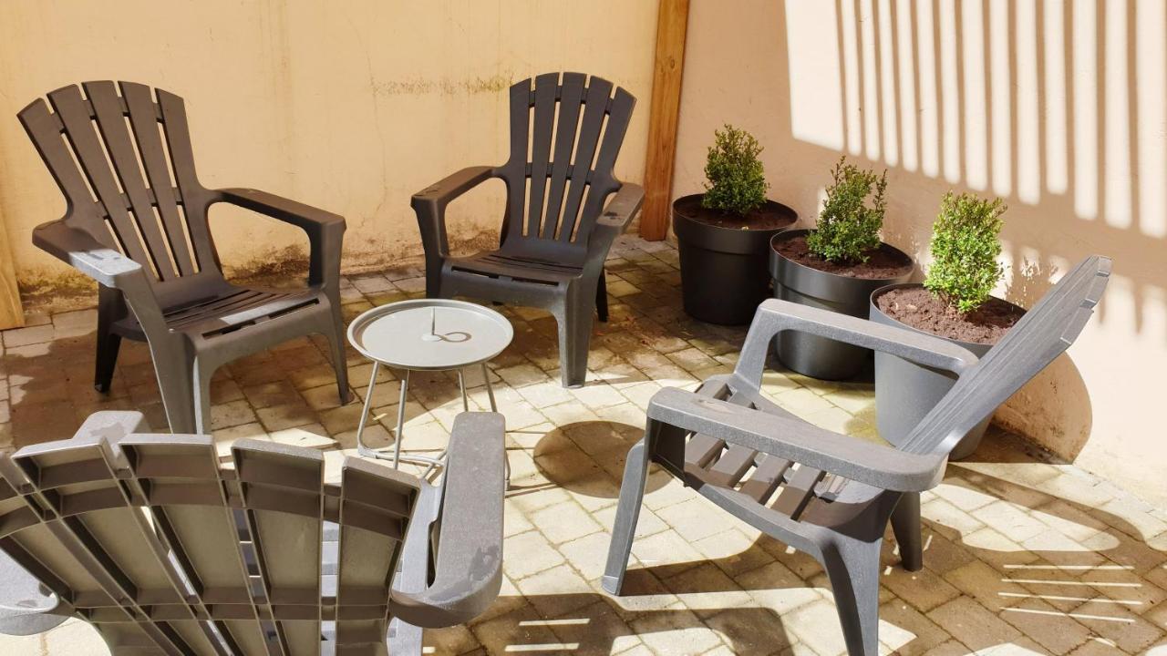 Le Patio Belle Maison En Plein Centre Ville, Avec Grande Terrasse Au Calme Bastogne Exteriör bild
