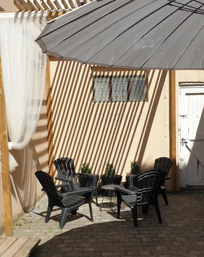 Le Patio Belle Maison En Plein Centre Ville, Avec Grande Terrasse Au Calme Bastogne Exteriör bild